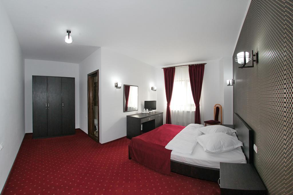 Hotel Rebis Brăila Quarto foto