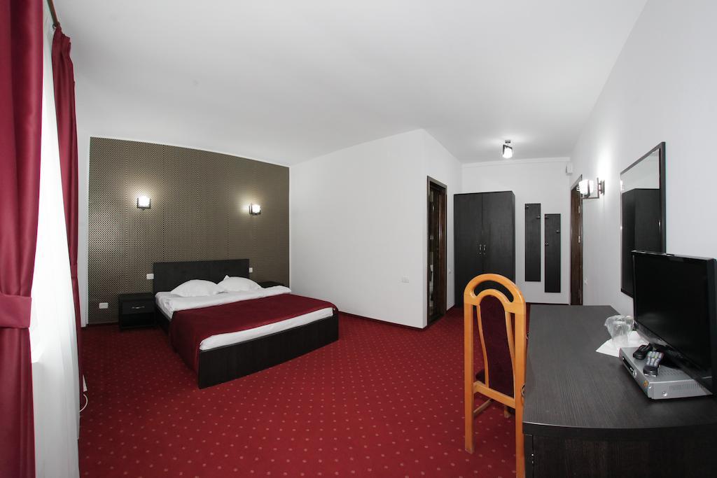 Hotel Rebis Brăila Quarto foto