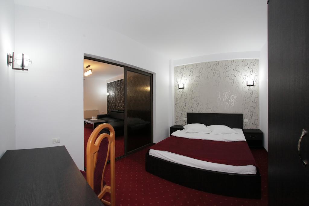 Hotel Rebis Brăila Quarto foto